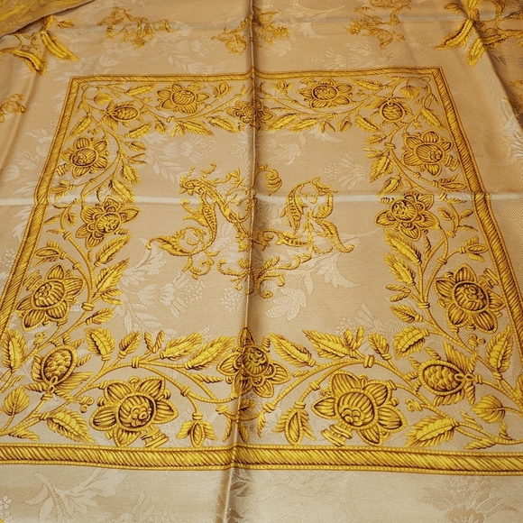 Nina Ricci Gold scarf ✨️ 💛 - Picture 7 of 14